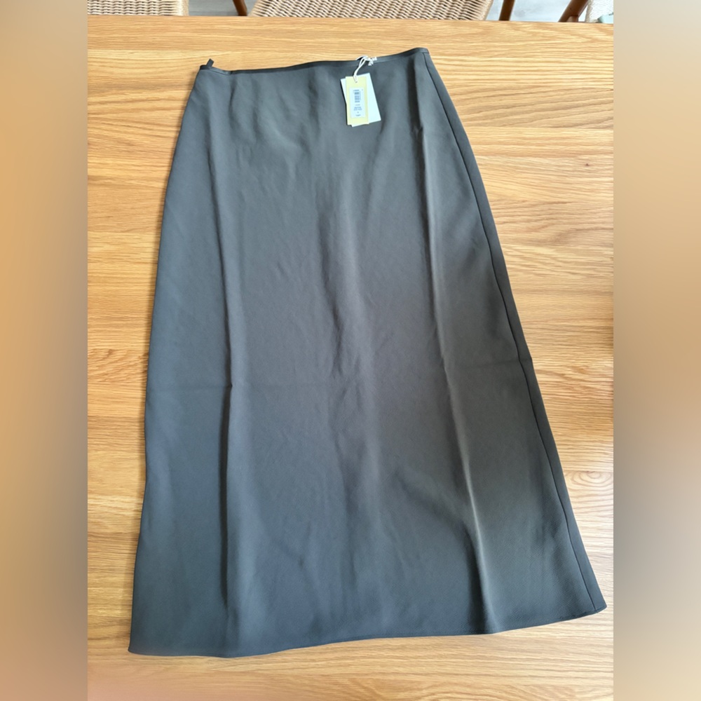 Aritzia DEVOTION SKIRT dark olive